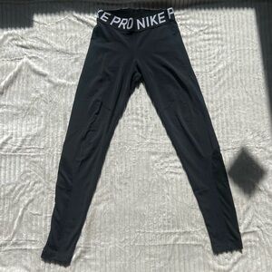 Nike Pro Women’s Black Leggings